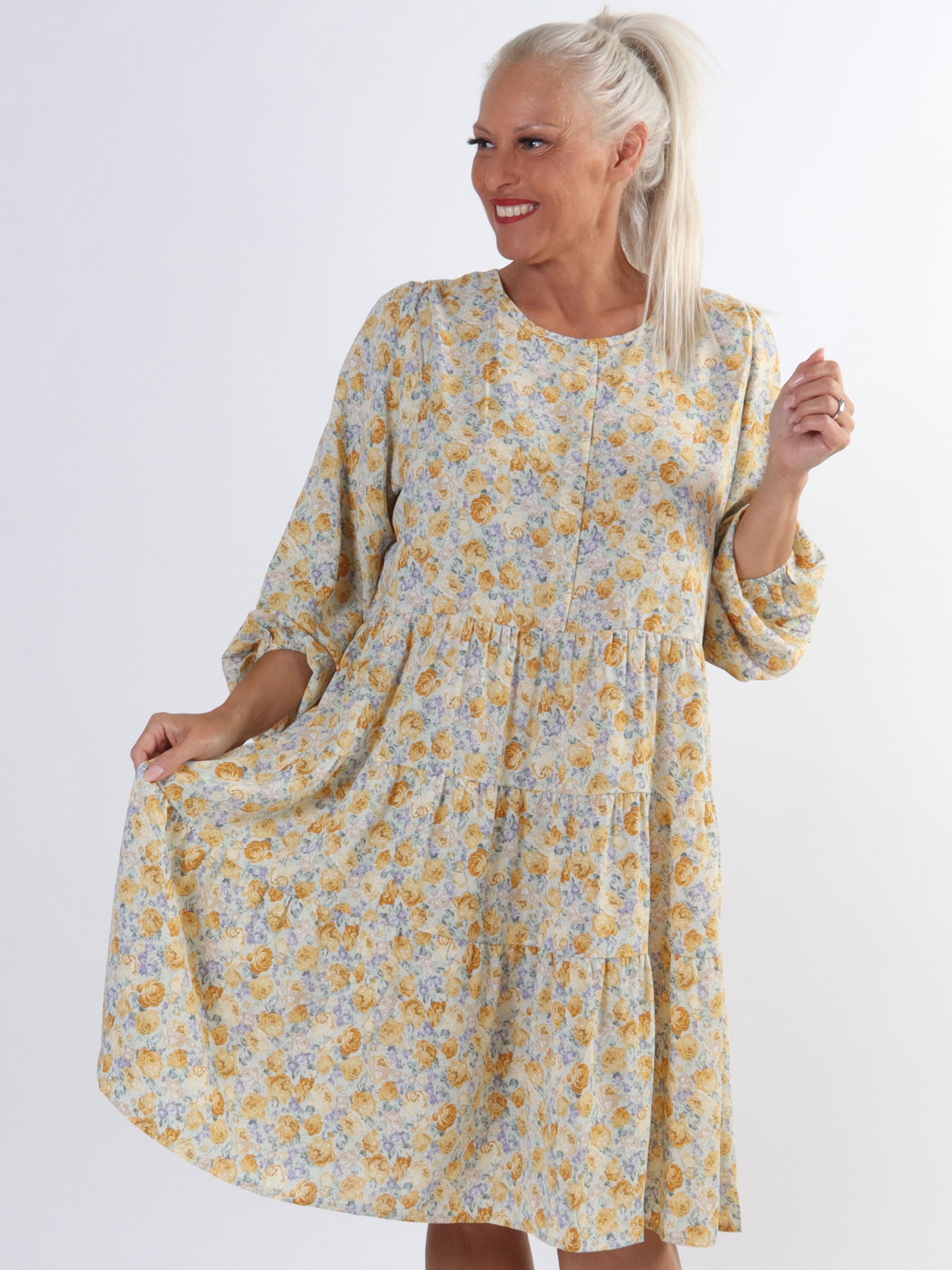 Hannah - Söt blommig klänning med lager på lager look